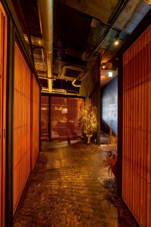 hyakushiki-interior-corridor